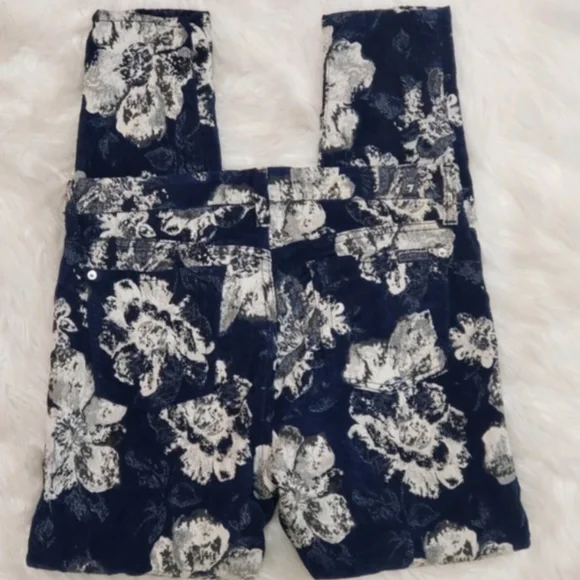 Jean Indigo Floral Anthropologie 7 For All Mankind - Picture 3 of 3